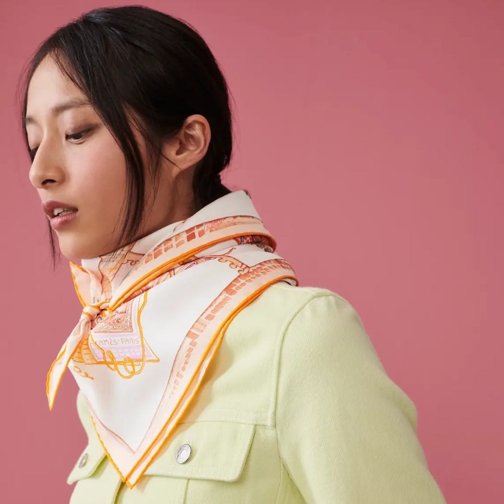 HERMES Chevaloscope horse scarf 90cm 100% Silk (orange)